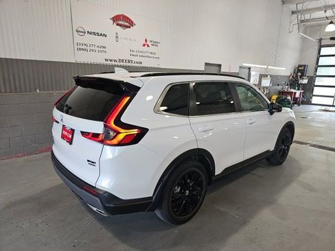 Used 2025 Honda CR-V Sport Touring image 3