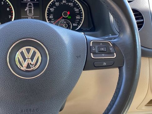 Used 2016 Volkswagen Tiguan S FWD image 15