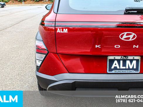 Used 2025 Hyundai Kona SE FWD image 13