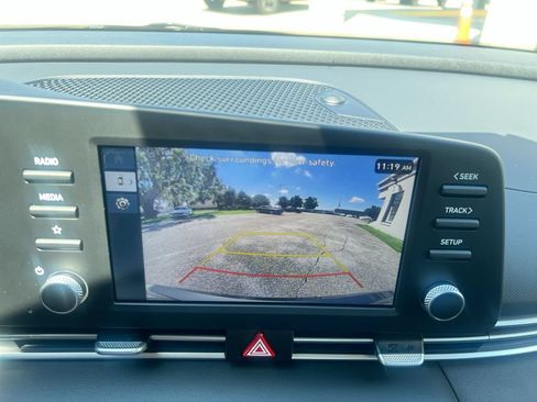 Used 2026 Hyundai Elantra SE FWD image 21