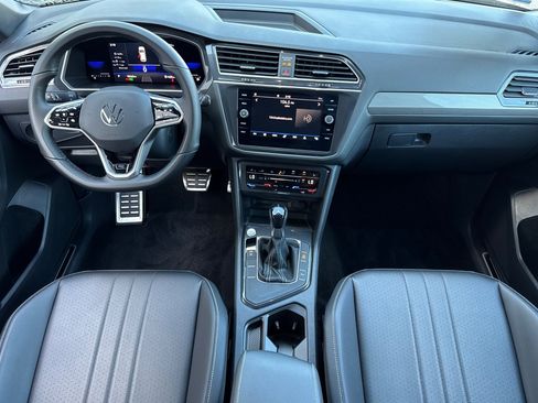 Used 2023 Volkswagen Tiguan SE R-Line image 13