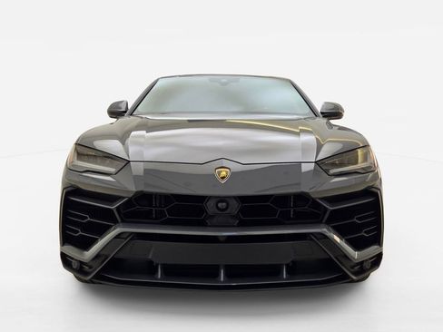Used 2022 Lamborghini Urus AWD/4WD image 2