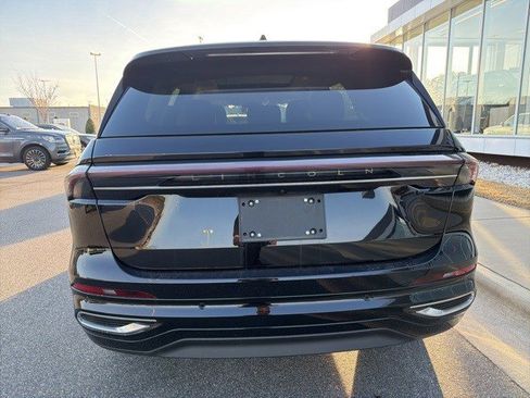 Used 2024 Lincoln Nautilus Reserve w/ Equipment Group 202A image 4