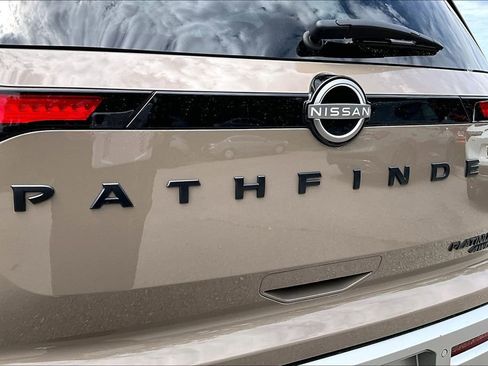 Used 2024 Nissan Pathfinder Platinum w/ Black Appearance Package AWD/4WD image 42