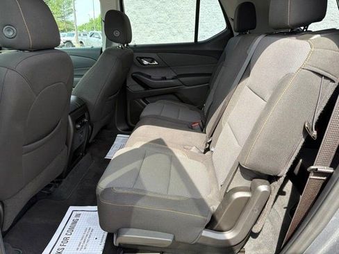 Used 2021 Chevrolet Traverse LS AWD/4WD image 14