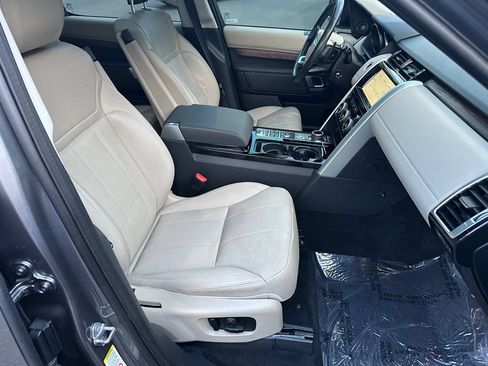 Used 2017 Land Rover Discovery HSE AWD/4WD image 13