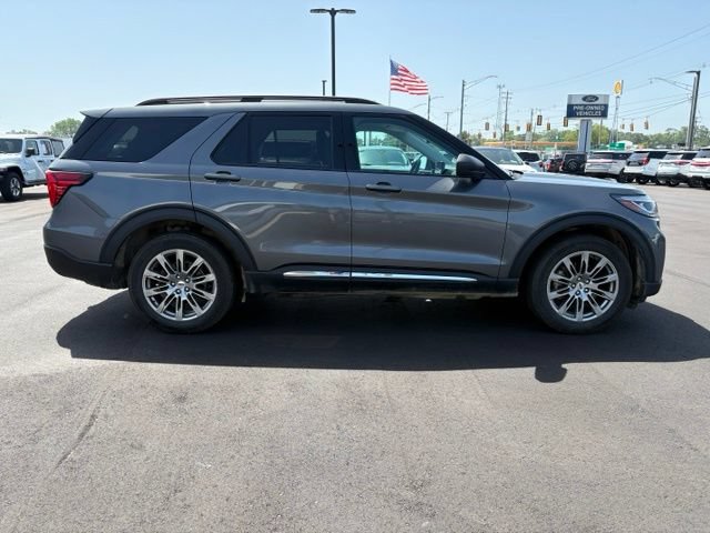 Used 2025 Ford Explorer Active w/ Active Comfort Package AWD/4WD image 8