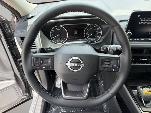 Used 2026 Nissan Rogue SV FWD image 26