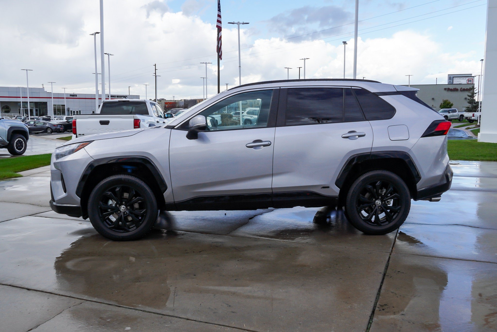 Certified 2024 Toyota RAV4 SE AWD/4WD image 5