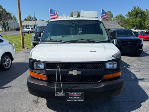 Used 2011 Chevrolet Express 2500 RWD image 3
