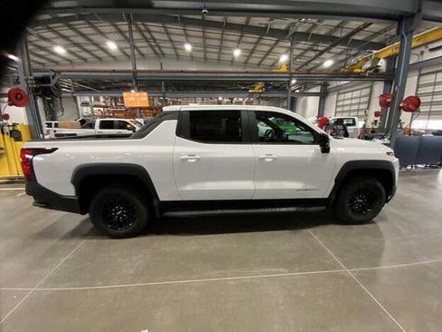 Used 2024 Chevrolet Silverado EV W/T image 5