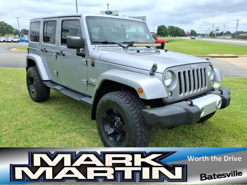 Used 2015 Jeep Wrangler Unlimited Sahara AWD/4WD image 1