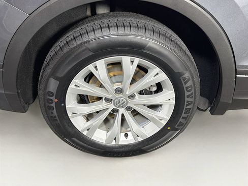 Used 2019 Volkswagen Tiguan SE AWD/4WD image 34