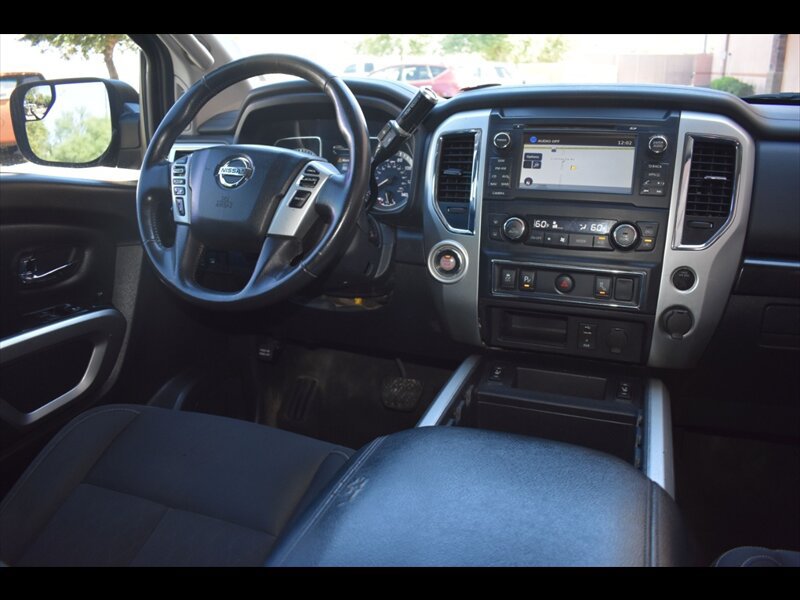 Used 2018 Nissan Titan SV w/ SV Convenience Package RWD image 33