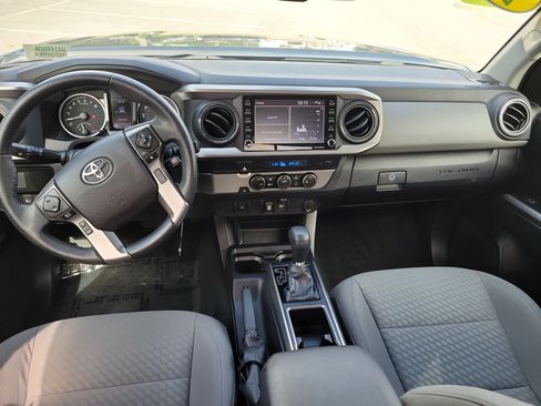 Used 2021 Toyota Tacoma SR5 RWD image 15