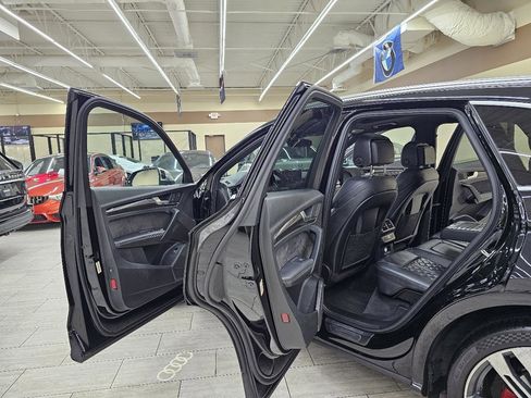 Used 2018 Audi SQ5 Premium Plus w/ S Sport Package image 16