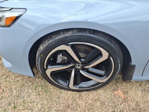 Used 2021 Honda Accord Sport image 4