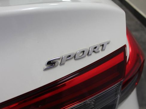 Used 2022 Honda Civic Sport image 29