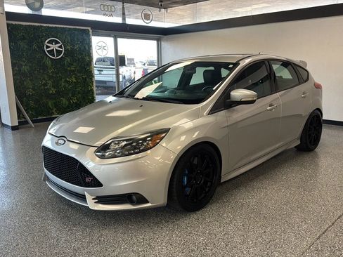 Used 2013 Ford Focus ST FWD image 3