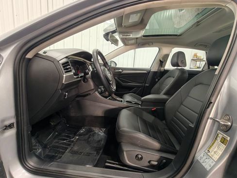Used 2021 Volkswagen Jetta SE FWD image 28
