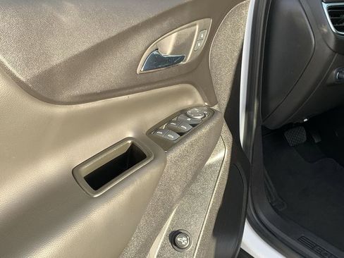 Used 2024 Chevrolet Equinox LT image 16