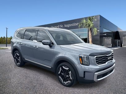 Used 2023 Kia Telluride S w/ S Sunroof Package