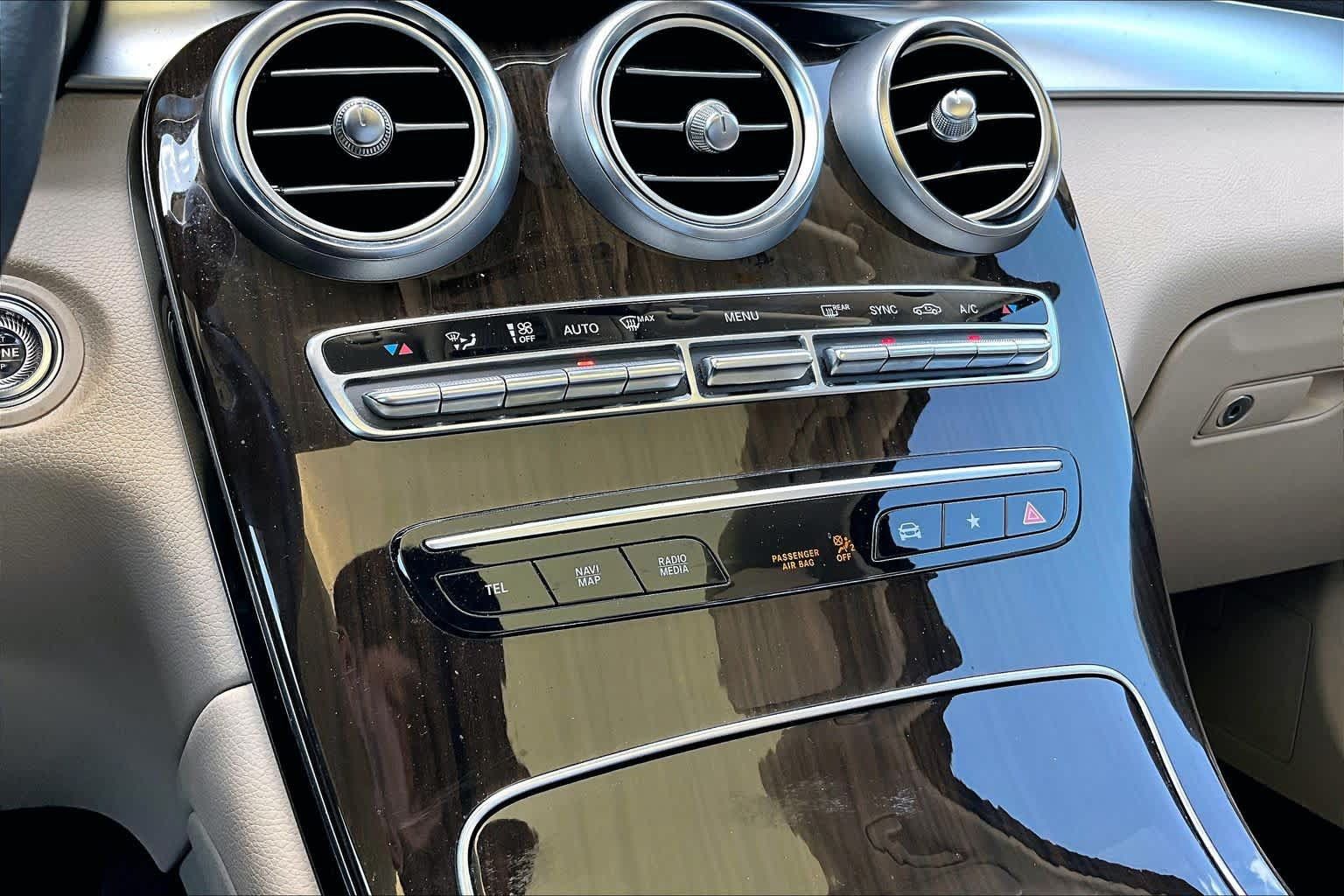 Used 2022 Mercedes-Benz GLC 300 image 34