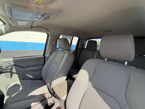 Used 2017 Nissan Frontier SV RWD image 9