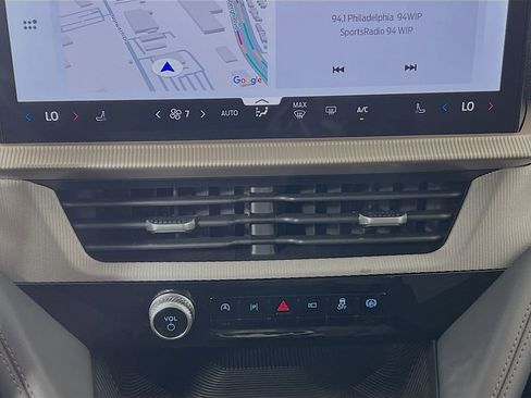 Used 2025 Ford Explorer Active image 21