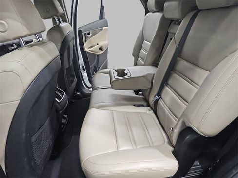 Used 2019 Kia Sorento EX image 19