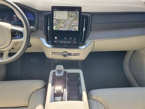 New 2026 Volvo XC90 B6 Ultra w/ Protection Package image 32