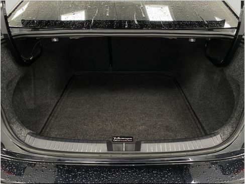 Used 2025 Volkswagen Jetta SE FWD image 6