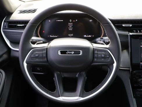 New 2025 Jeep Grand Cherokee Altitude AWD/4WD image 20