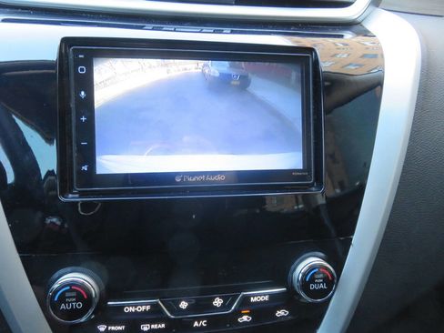 Used 2017 Nissan Murano S image 20