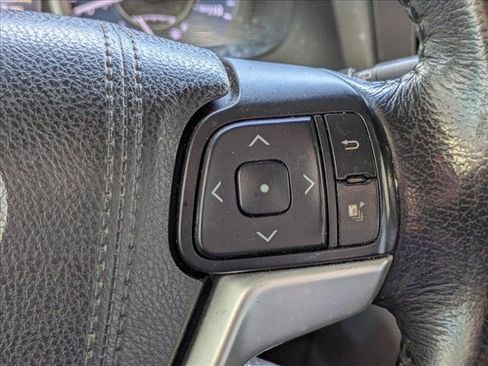 Used 2015 Toyota Sienna XLE FWD image 6