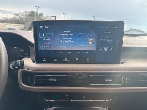 Certified 2023 Lincoln Nautilus AWD image 32