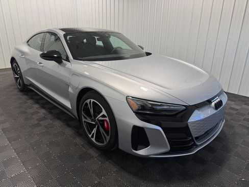 Used 2024 Audi e-tron GT Premium Plus w/ Performance Package image 3
