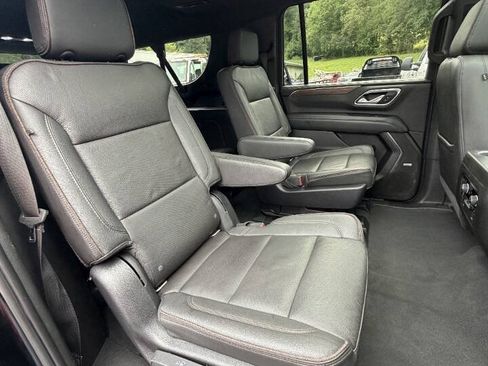 Used 2021 Chevrolet Suburban High Country AWD/4WD image 36