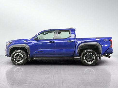 Used 2025 Toyota Tacoma TRD Off-Road w/ TRD Off Road Premium Package AWD/4WD image 2