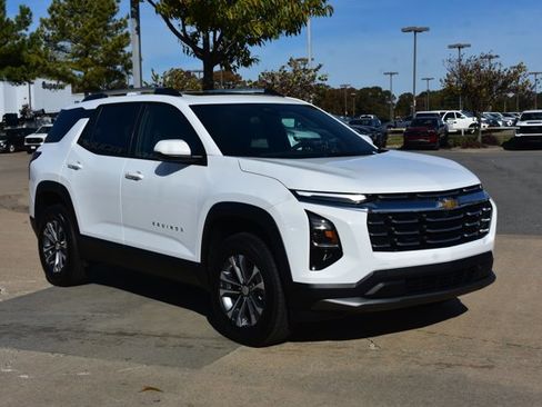 New 2026 Chevrolet Equinox LT image 3