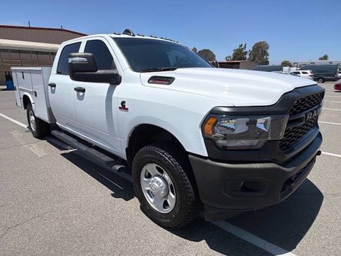 Used 2024 RAM 2500 Tradesman w/ Snow Chief Group AWD/4WD image 2