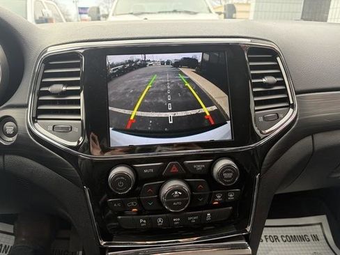 Used 2021 Jeep Grand Cherokee Laredo X image 18