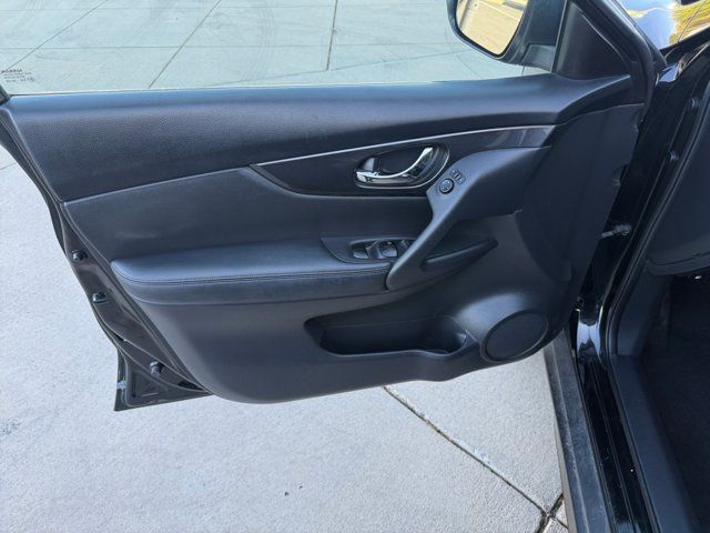 Used 2017 Nissan Rogue S w/ S Appearance Package AWD/4WD image 26