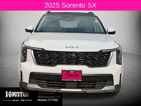 Used 2025 Kia Sorento SX image 2