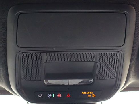 Used 2025 Chevrolet Equinox LT image 17