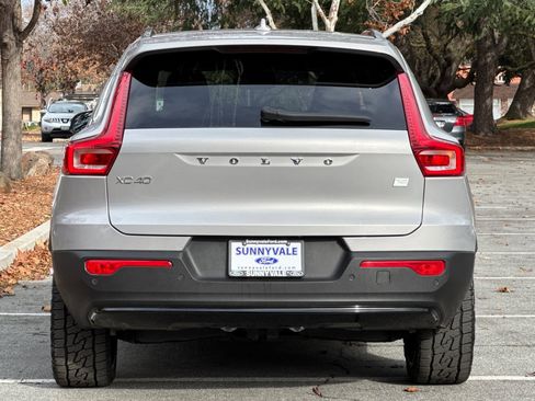 Used 2023 Volvo XC40 Recharge Ultimate image 5