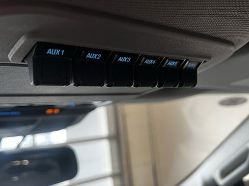 Used 2025 Ford F350 Lariat w/ Chrome Package image 19