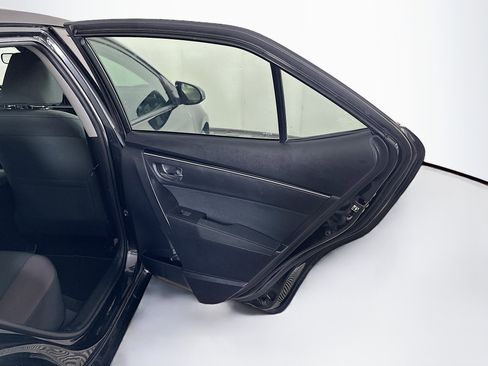 Used 2017 Toyota Corolla LE image 27