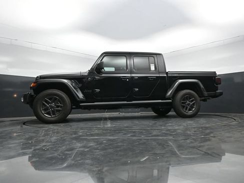 Used 2024 Jeep Gladiator Sport AWD/4WD image 62