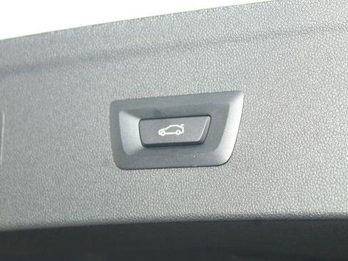 New 2026 BMW iX xDrive45 image 8